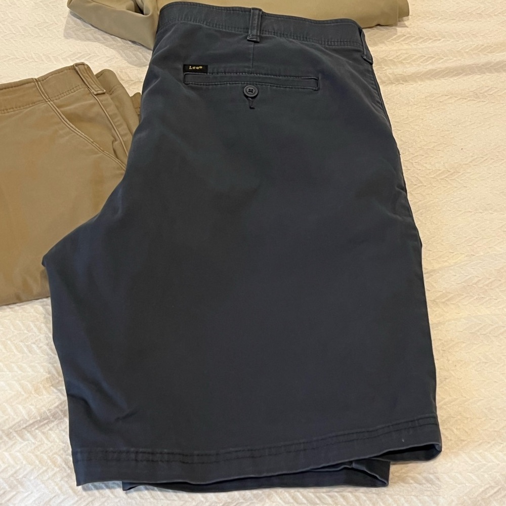 Lee Extreme Motion Men's Flat Front Shorts size 42